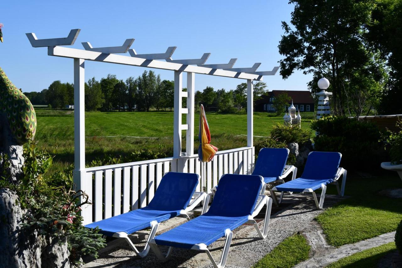 Garni Hotel-Pension Holum Neuharlingersiel Esterno foto