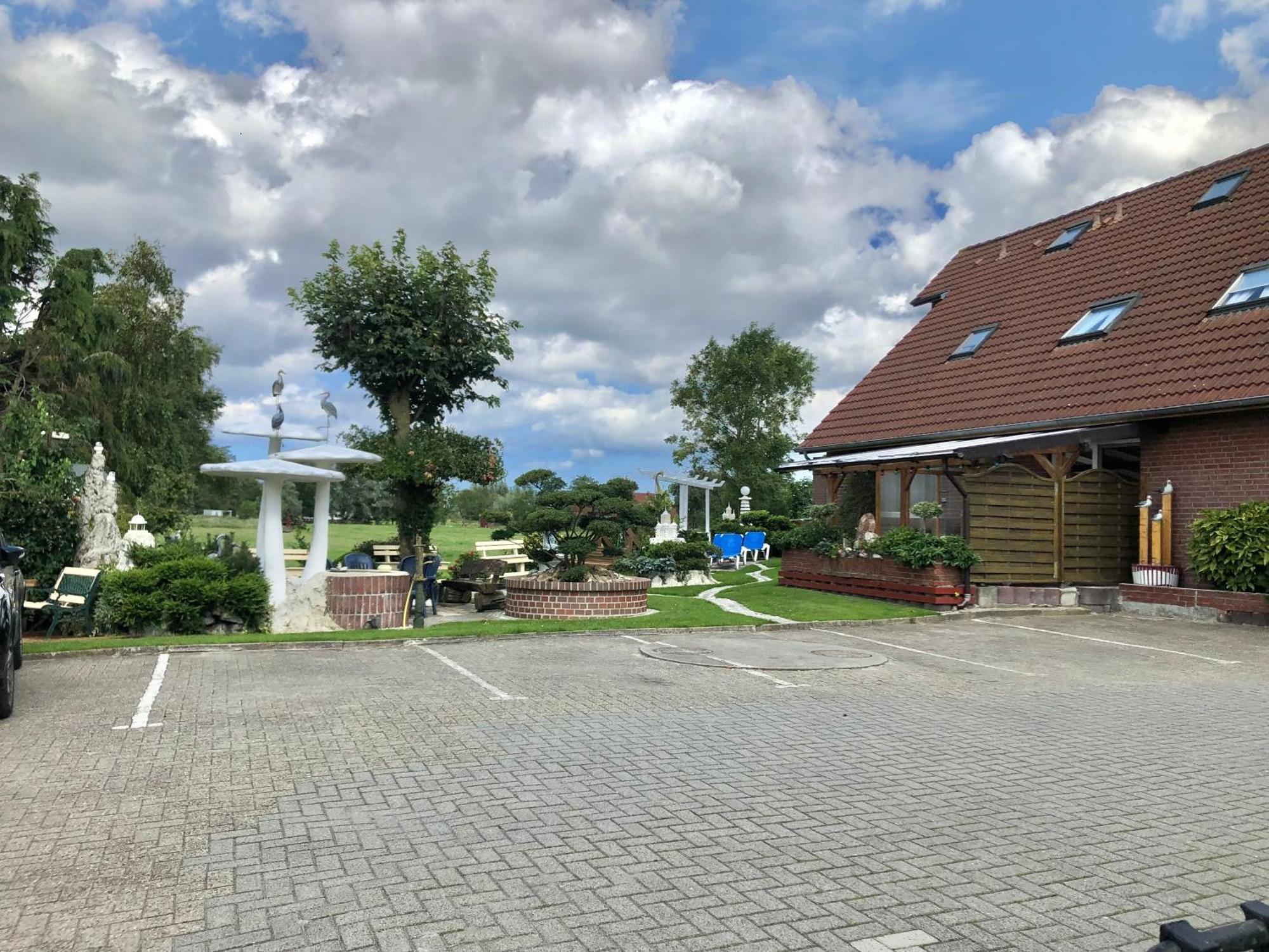Garni Hotel-Pension Holum Neuharlingersiel Esterno foto